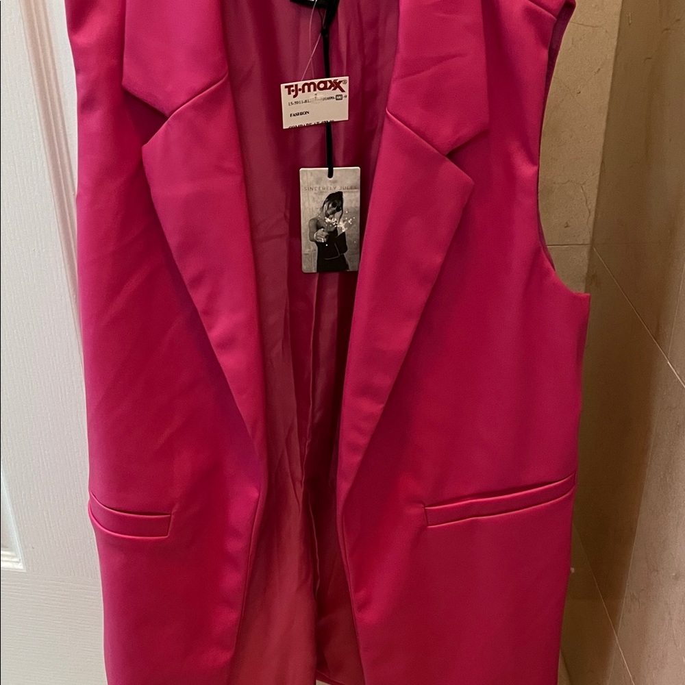 Women's Pink Sleeveless vest